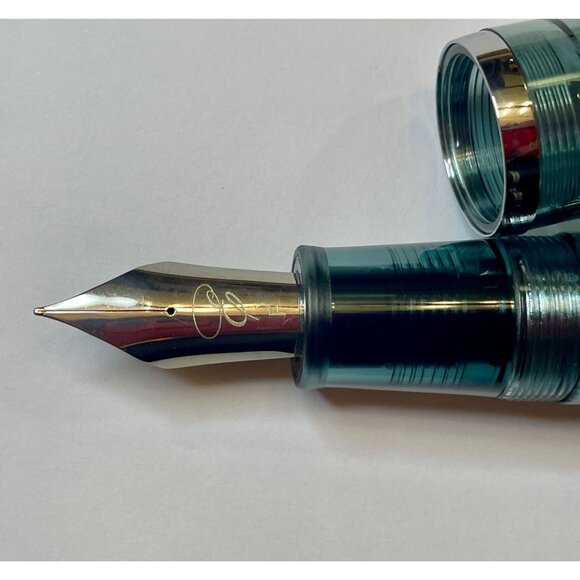 Ellington Pens Fountain Pen Clarity Transparent Blue Fine Nib NEW - Picture 2 of 5